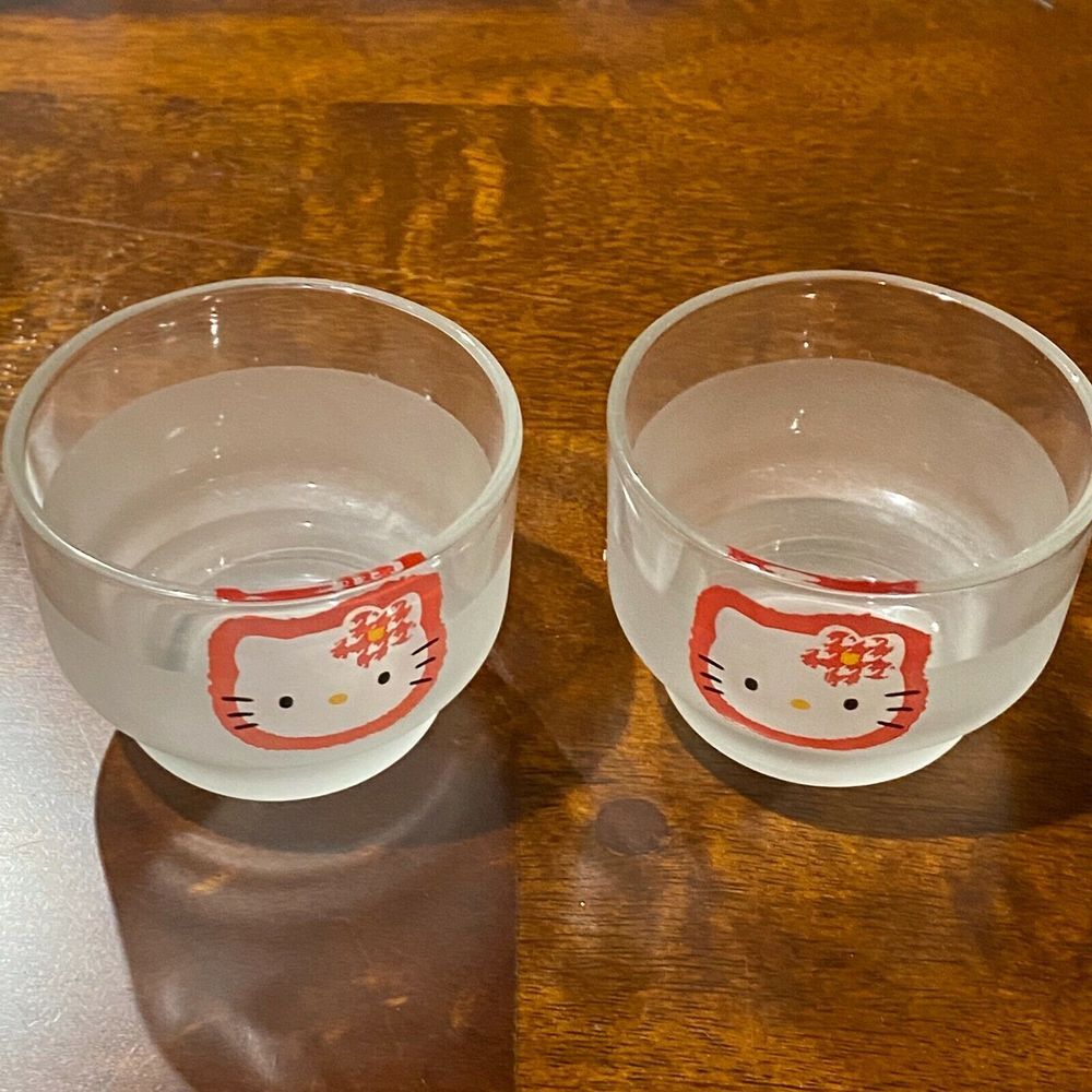 Set of two hello kitty small glass cups tea shot glass frosted